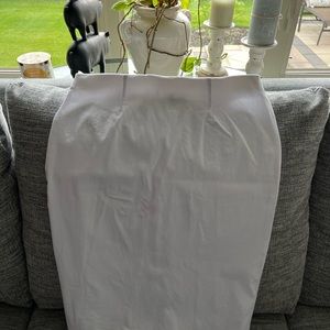 Size XL white pencil skirt